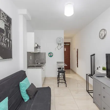 Apartment Comfy Renovated Next To The *