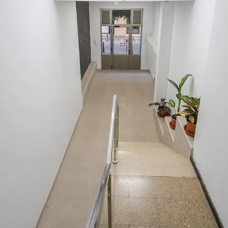 Apartment Comfy Renovated Next To The *