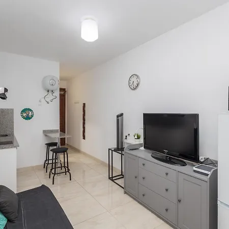 Comfy Renovated Next To The Appartement