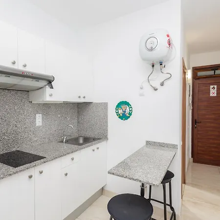 Apartamento Comfy Renovated Next To The