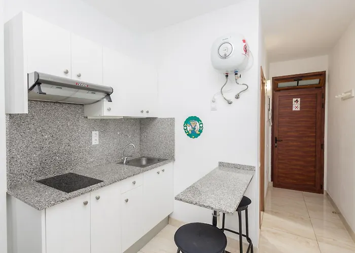 דירה Comfy Renovated Next To The